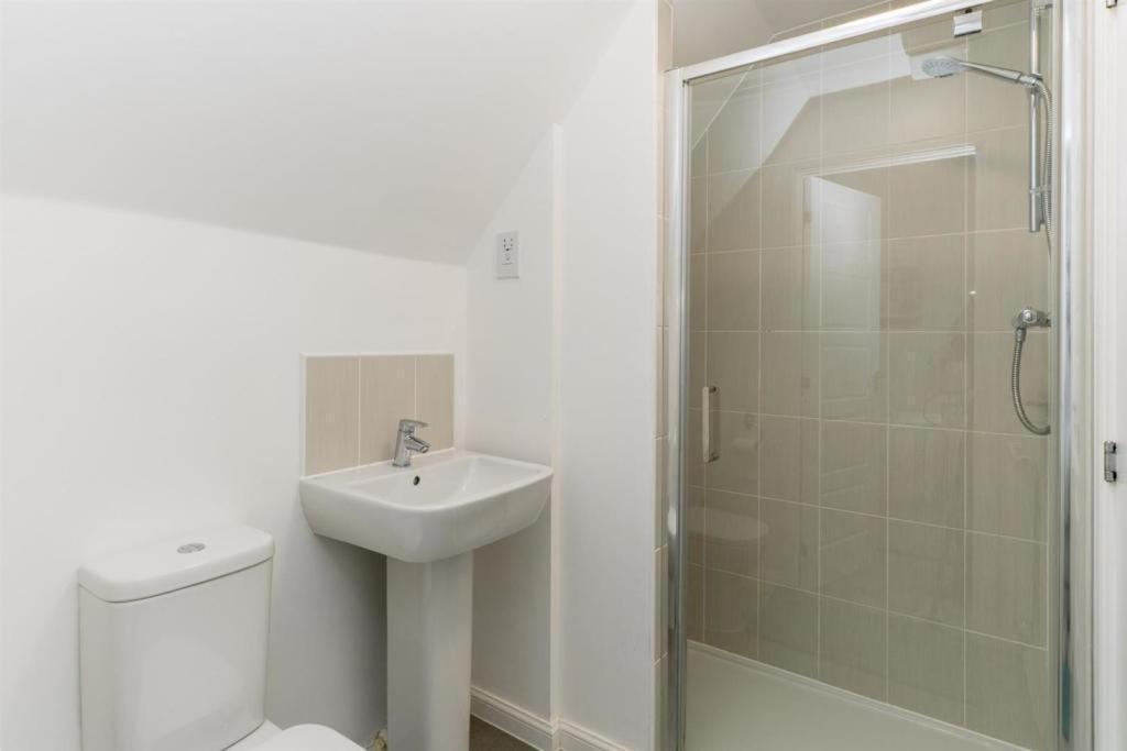 Beautiful 4 Bedroom Treasure Home Hemel Hempstead Dış mekan fotoğraf