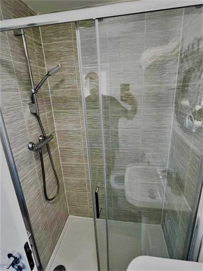 Beautiful 4 Bedroom Treasure Home Hemel Hempstead Dış mekan fotoğraf