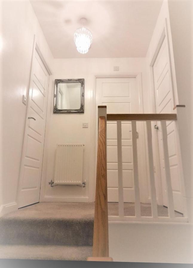 Beautiful 4 Bedroom Treasure Home Hemel Hempstead Dış mekan fotoğraf