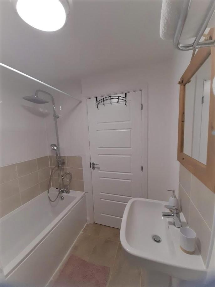 Beautiful 4 Bedroom Treasure Home Hemel Hempstead Dış mekan fotoğraf